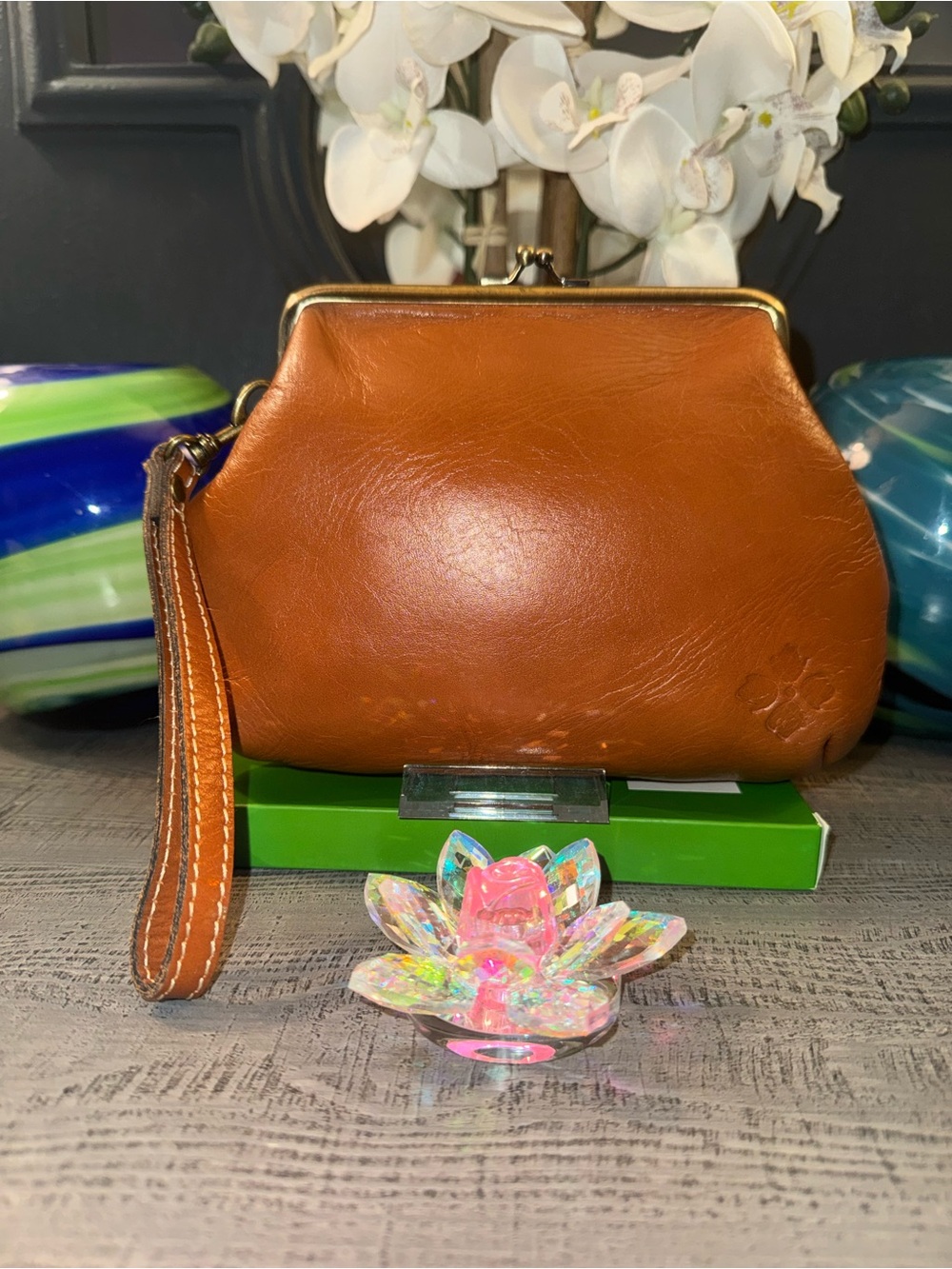 Patricia Nash KISS LOCK Leather Wristlet Clutch Cognac Quality Made Fits Phone